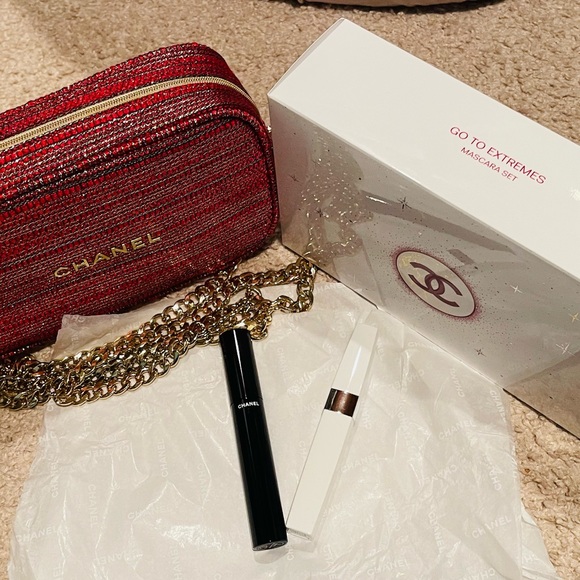 CHANEL HOLIDAY SET 2022 Mascara SOLD OUT everywhere! Gold chain added for you!❤️ - Picture 5 of 7